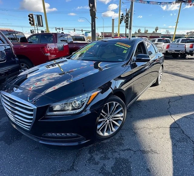 2016 Hyundai Genesis - Image 2 of 11
