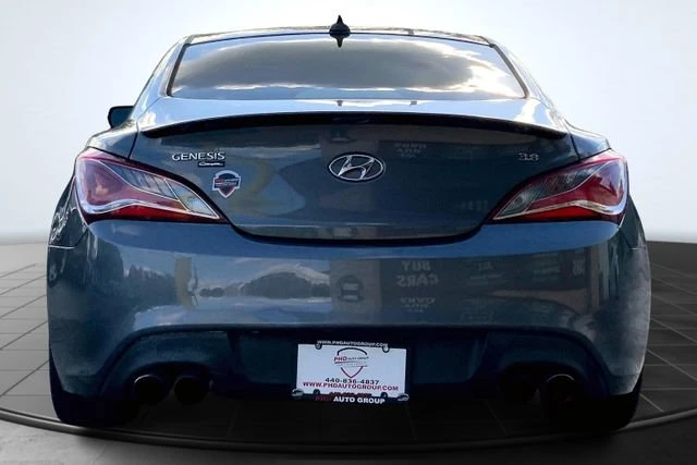 2016 Hyundai Genesis - Image 9 of 20