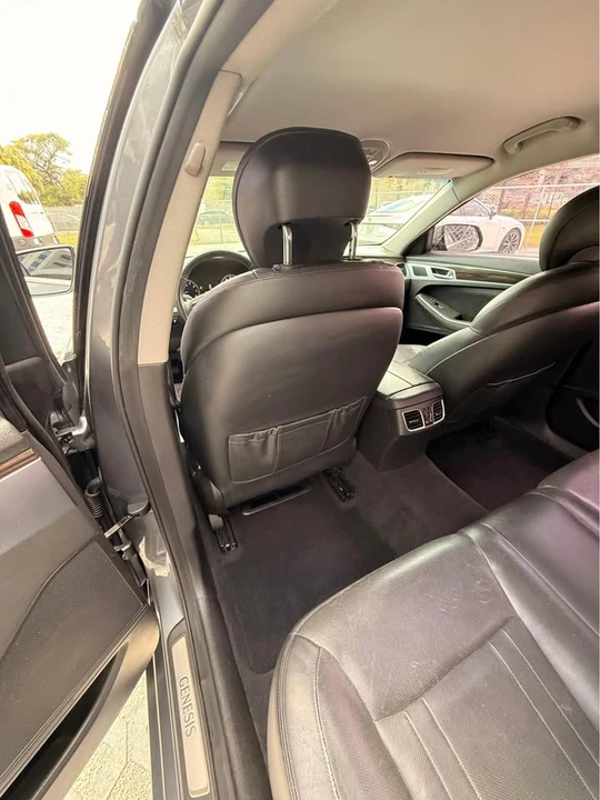 2016 Hyundai Genesis - Image 14 of 19