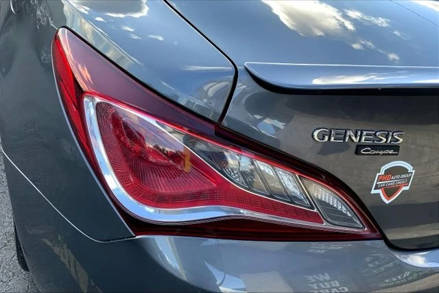 2016 Hyundai Genesis - Image 12 of 20