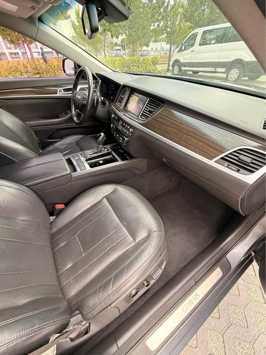 2016 Hyundai Genesis - Image 10 of 19