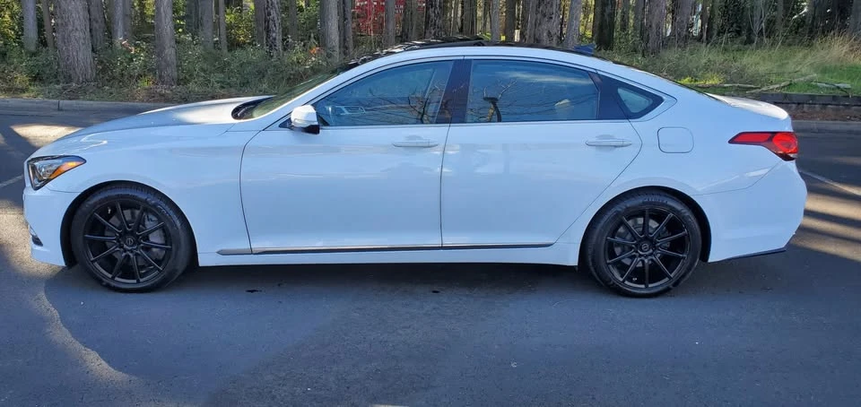 2016 Hyundai Genesis - Image 8 of 20