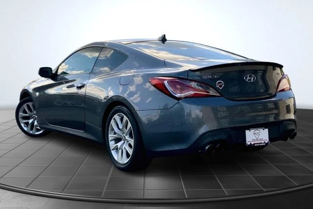 2016 Hyundai Genesis - Image 8 of 20