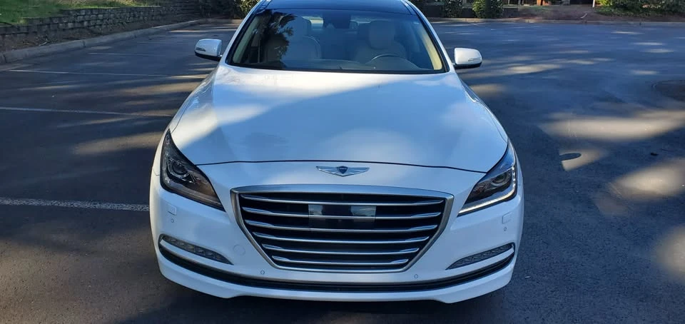 2016 Hyundai Genesis - Image 2 of 20