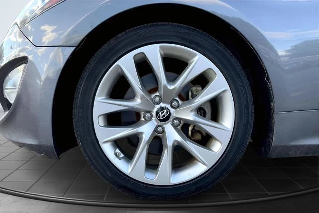 2016 Hyundai Genesis - Image 14 of 20