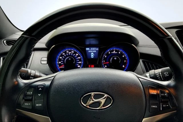 2016 Hyundai Genesis - Image 19 of 20