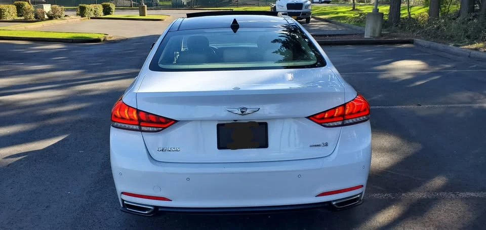 2016 Hyundai Genesis - Image 6 of 20