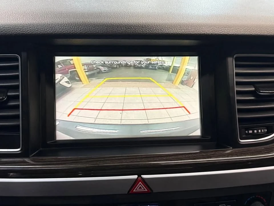 2016 Hyundai Genesis - Image 18 of 20