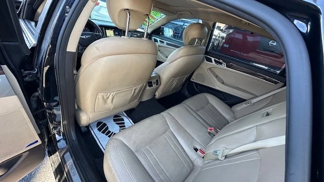 2016 Hyundai Genesis - Image 6 of 11