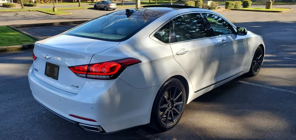 2016 Hyundai Genesis - Image 5 of 20