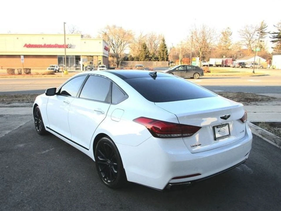 2016 Hyundai Genesis - Image 17 of 21