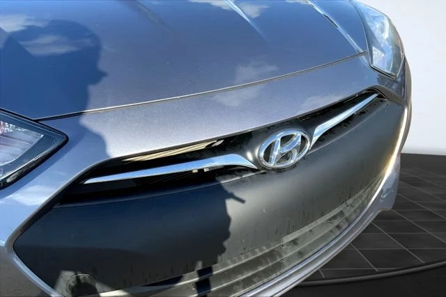 2016 Hyundai Genesis - Image 5 of 20