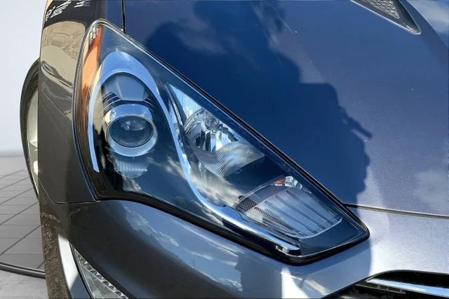 2016 Hyundai Genesis - Image 7 of 20