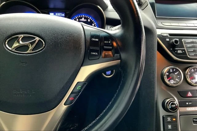 2016 Hyundai Genesis - Image 18 of 20