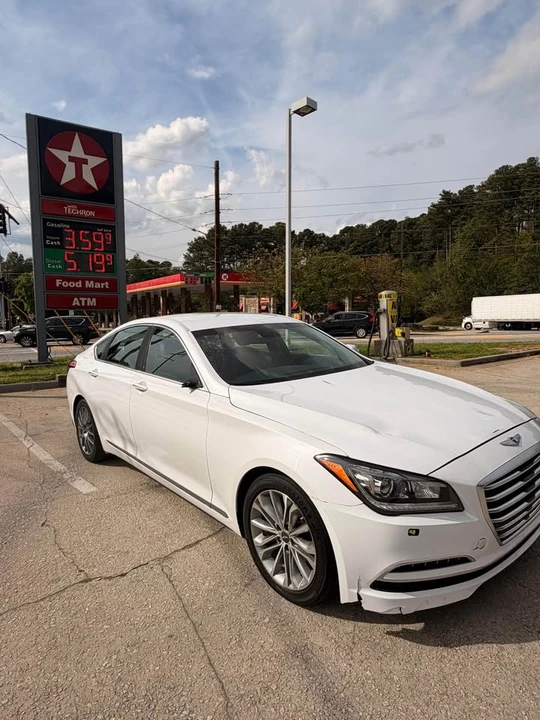 2016 Hyundai Genesis - Image 2 of 16