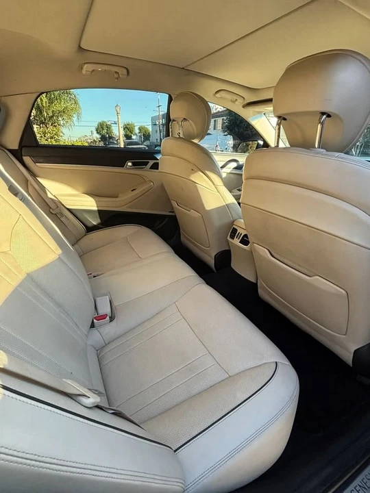 2016 Hyundai Genesis - Image 14 of 16