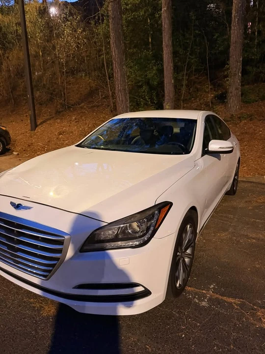 2016 Hyundai Genesis - Image 13 of 16
