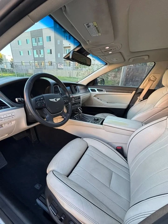 2016 Hyundai Genesis - Image 11 of 16