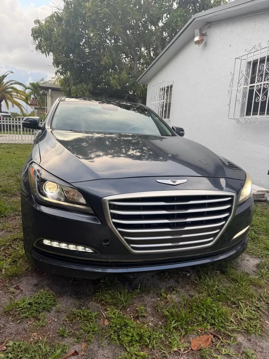 2016 Hyundai Genesis - Image 2 of 9