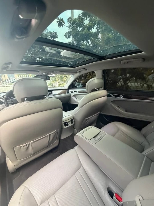 2016 Hyundai Genesis - Image 5 of 9