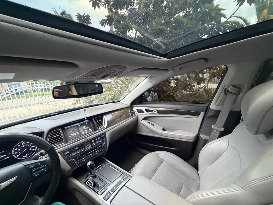 2016 Hyundai Genesis - Image 8 of 9
