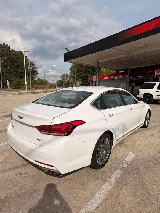 2016 Hyundai Genesis - Image 5 of 16