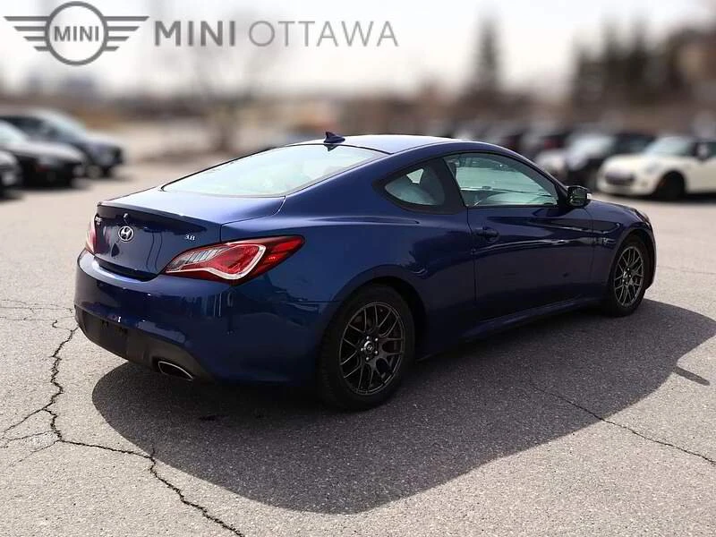 2016 Hyundai Genesis - Image 4 of 10