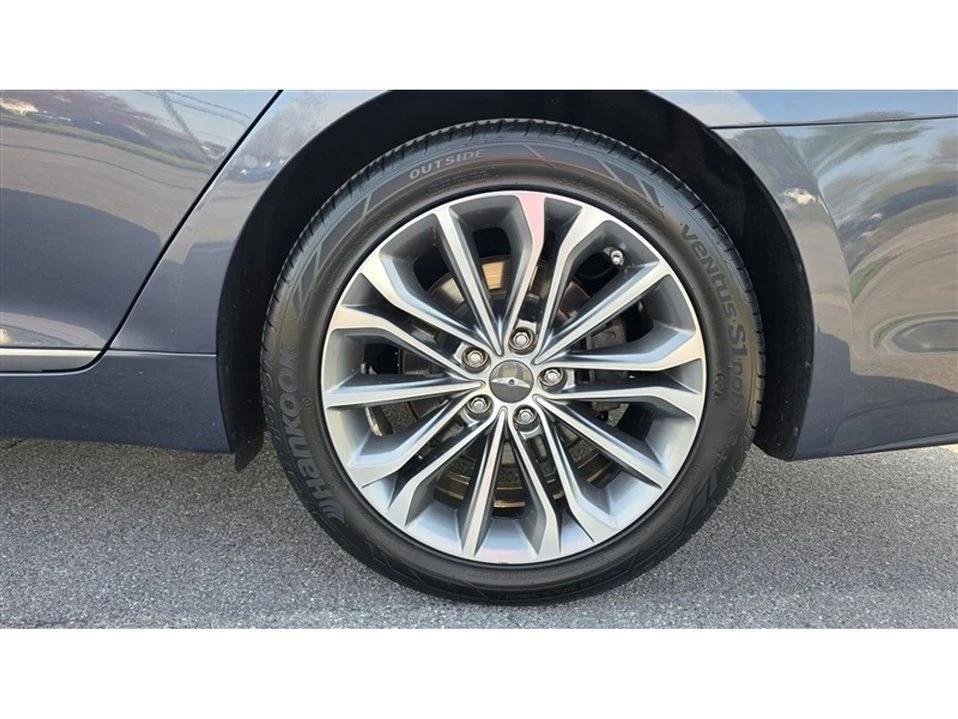 2016 Hyundai Genesis - Image 12 of 20