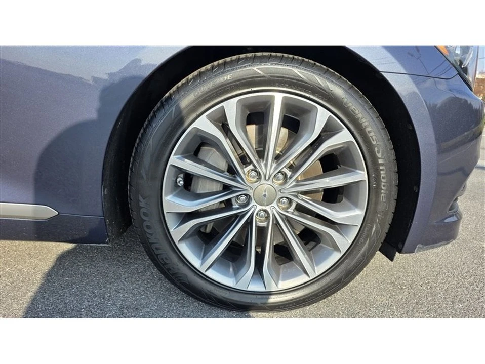 2016 Hyundai Genesis - Image 10 of 20