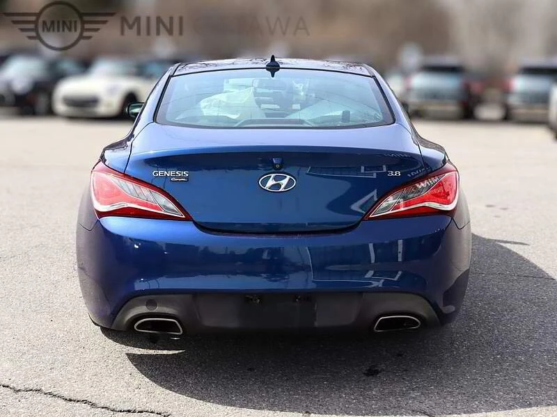 2016 Hyundai Genesis - Image 2 of 10