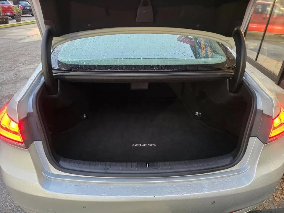 2016 Hyundai Genesis - Image 12 of 13