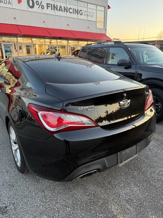 2016 Hyundai Genesis - Image 5 of 5