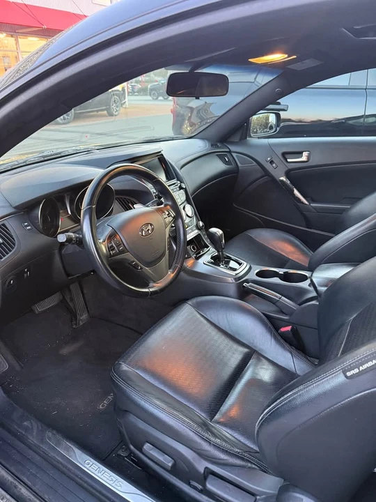 2016 Hyundai Genesis - Image 3 of 5