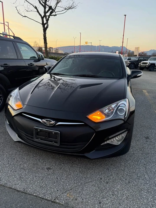 2016 Hyundai Genesis - Image 2 of 5