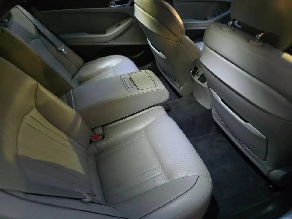 2016 Hyundai Genesis - Image 9 of 13