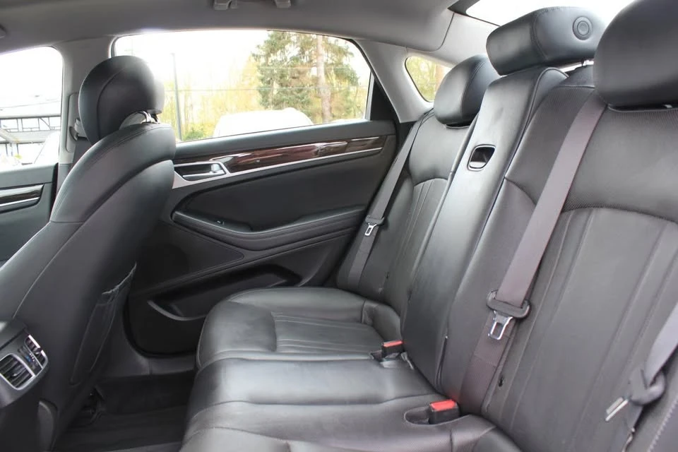 2016 Hyundai Genesis - Image 11 of 20