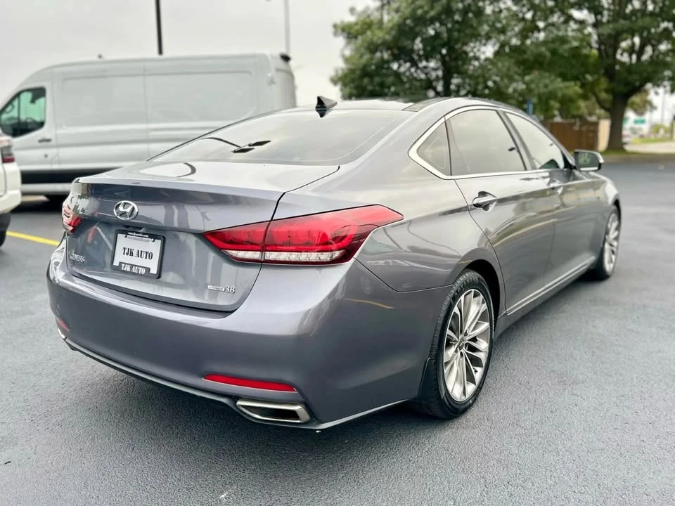 2016 Hyundai Genesis - Image 7 of 20