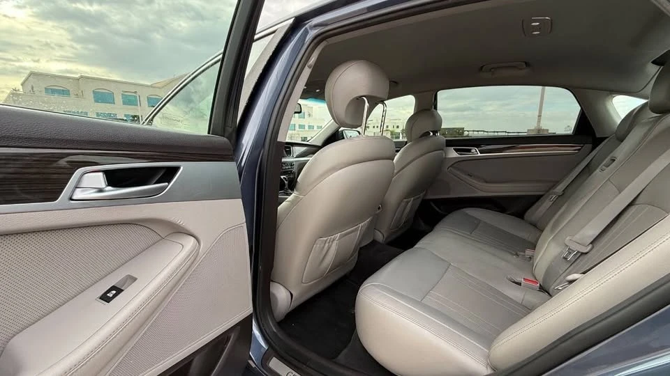 2016 Hyundai Genesis - Image 6 of 18