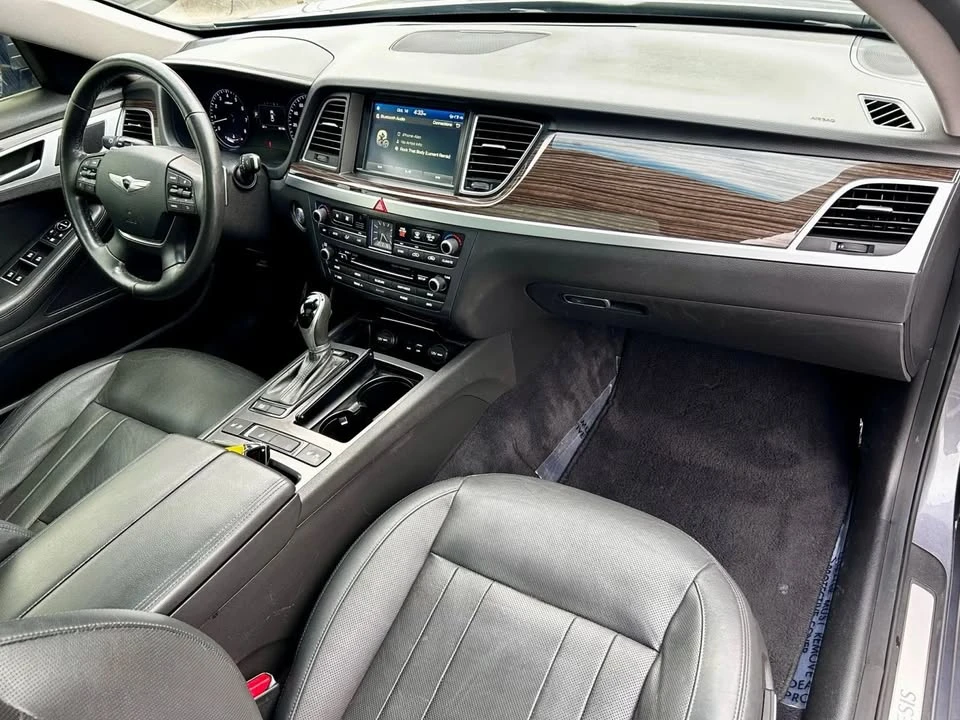 2016 Hyundai Genesis - Image 14 of 20