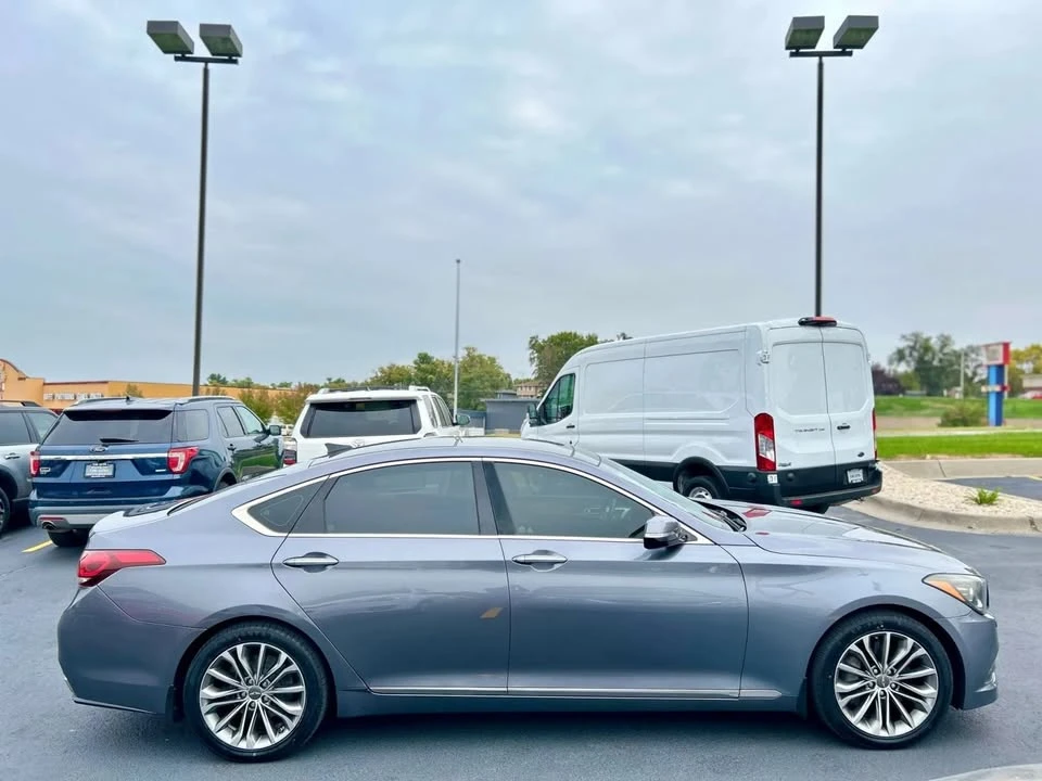 2016 Hyundai Genesis - Image 8 of 20