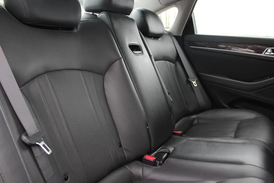 2016 Hyundai Genesis - Image 13 of 20