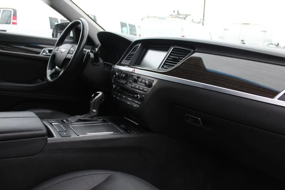 2016 Hyundai Genesis - Image 15 of 20
