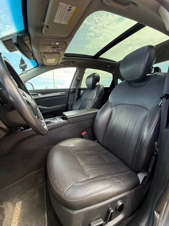 2016 Hyundai Genesis - Image 8 of 12