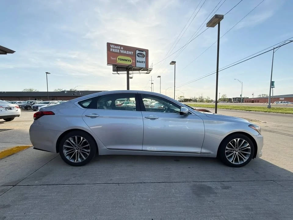 2016 Hyundai Genesis - Image 8 of 20