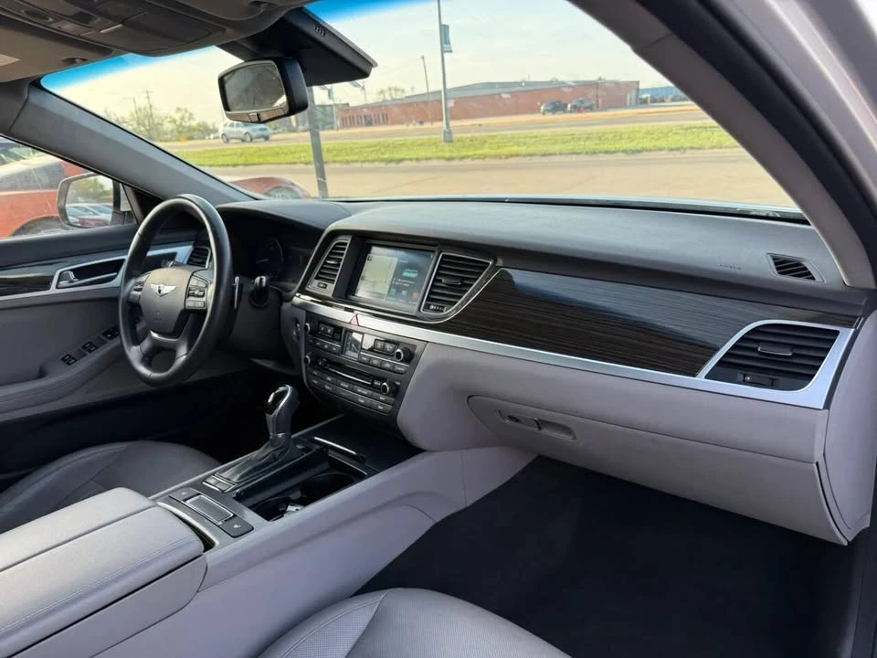 2016 Hyundai Genesis - Image 10 of 20