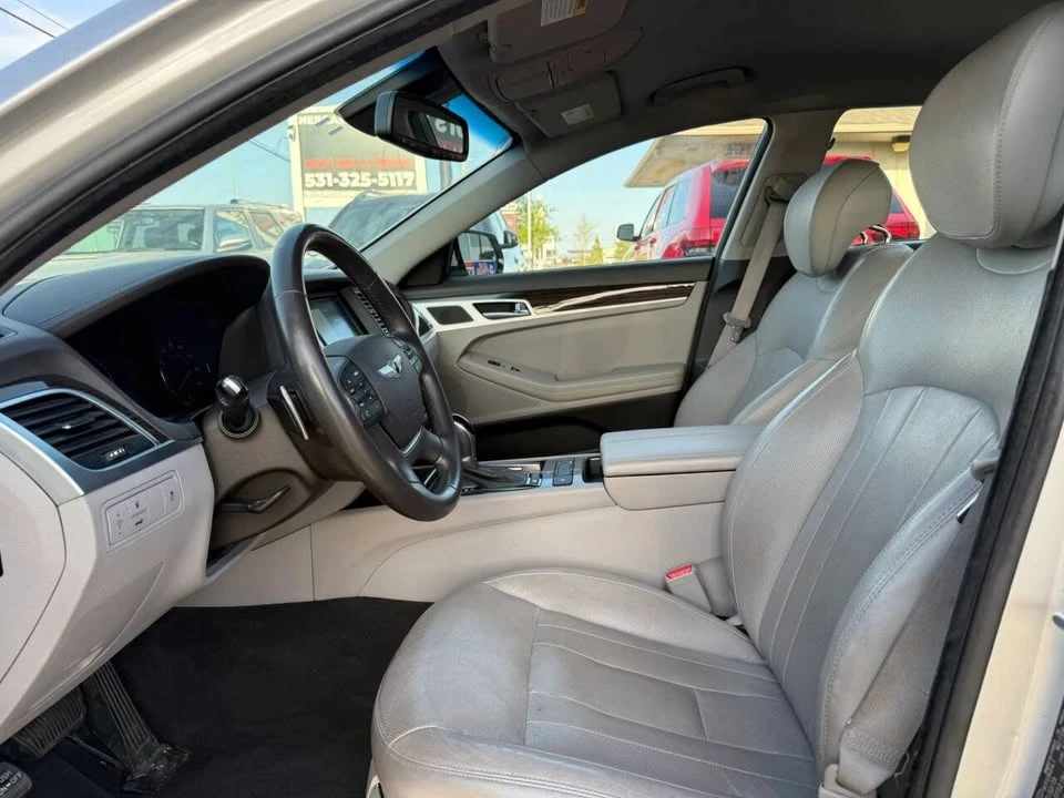 2016 Hyundai Genesis - Image 17 of 20