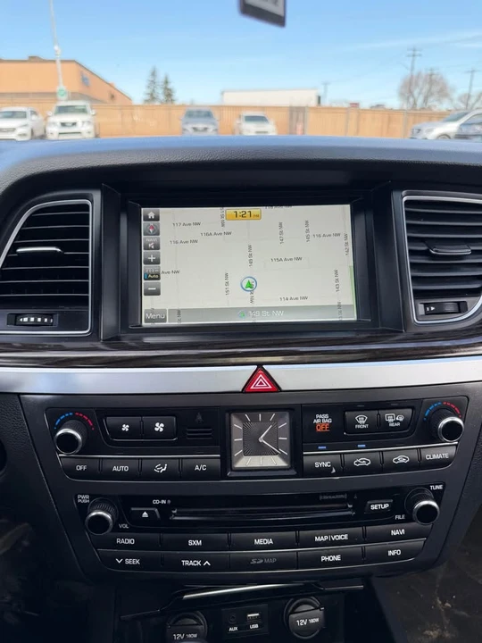 2016 Hyundai Genesis - Image 10 of 12