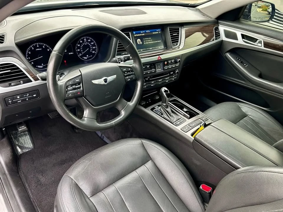 2016 Hyundai Genesis - Image 12 of 20