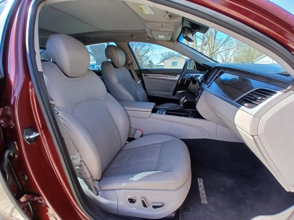 2016 Hyundai Genesis - Image 14 of 20