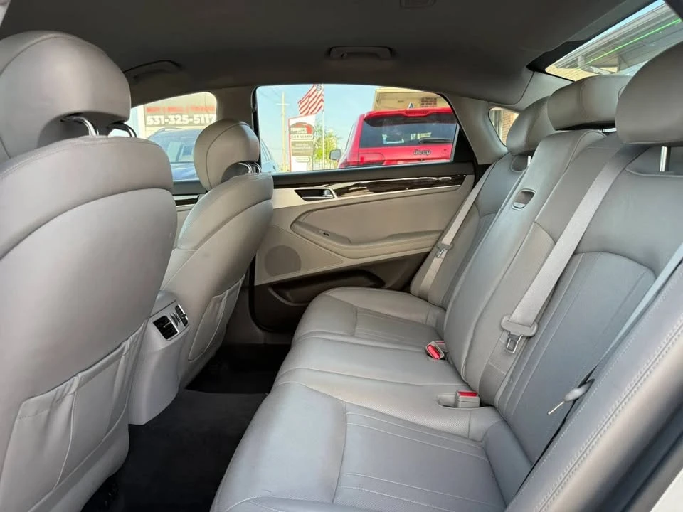 2016 Hyundai Genesis - Image 16 of 20